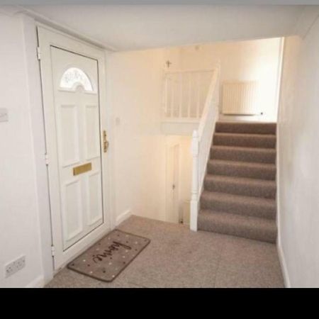Bathgate Handy House Bagian luar foto