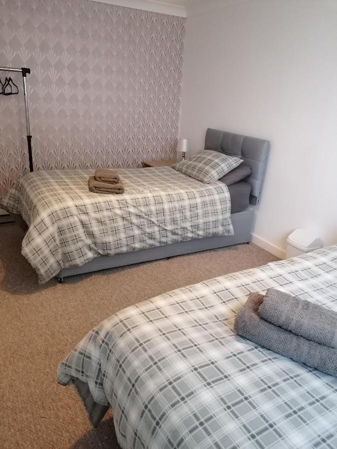 Bathgate Handy House Bagian luar foto